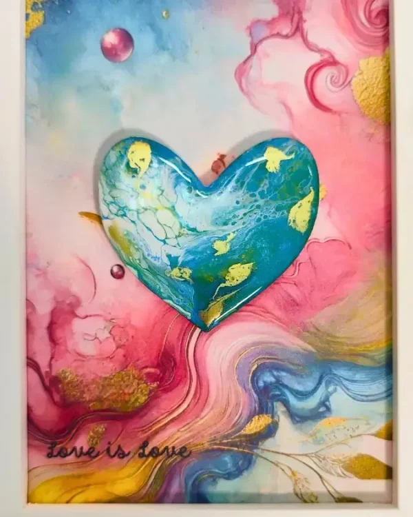 cuadro de corazon love is love 3
