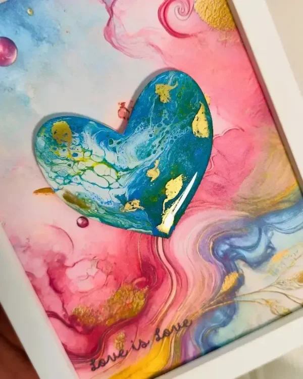 cuadro de corazon love is love