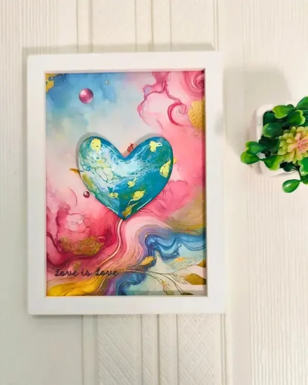 cuadro de corazon love is love